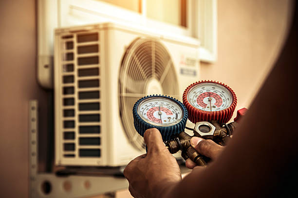 Professional Hvac technician working in New Blaine, AR